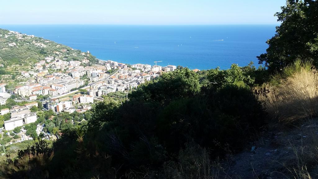Collina E Mare Apartamento Finale Ligure Exterior foto